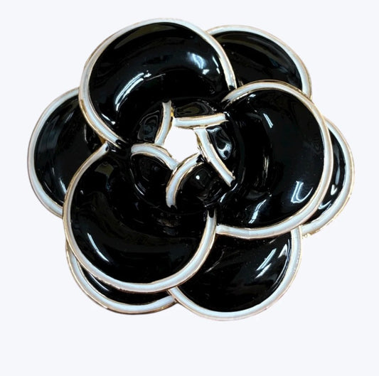 Statement
Medium Floral Brooch