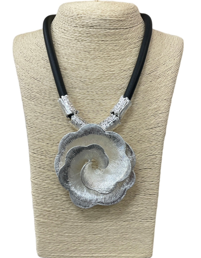 GOLD ROSE SILICONE CORD NECKLACE