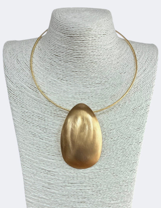 Matte Teardrop Pendant Choker
Necklace