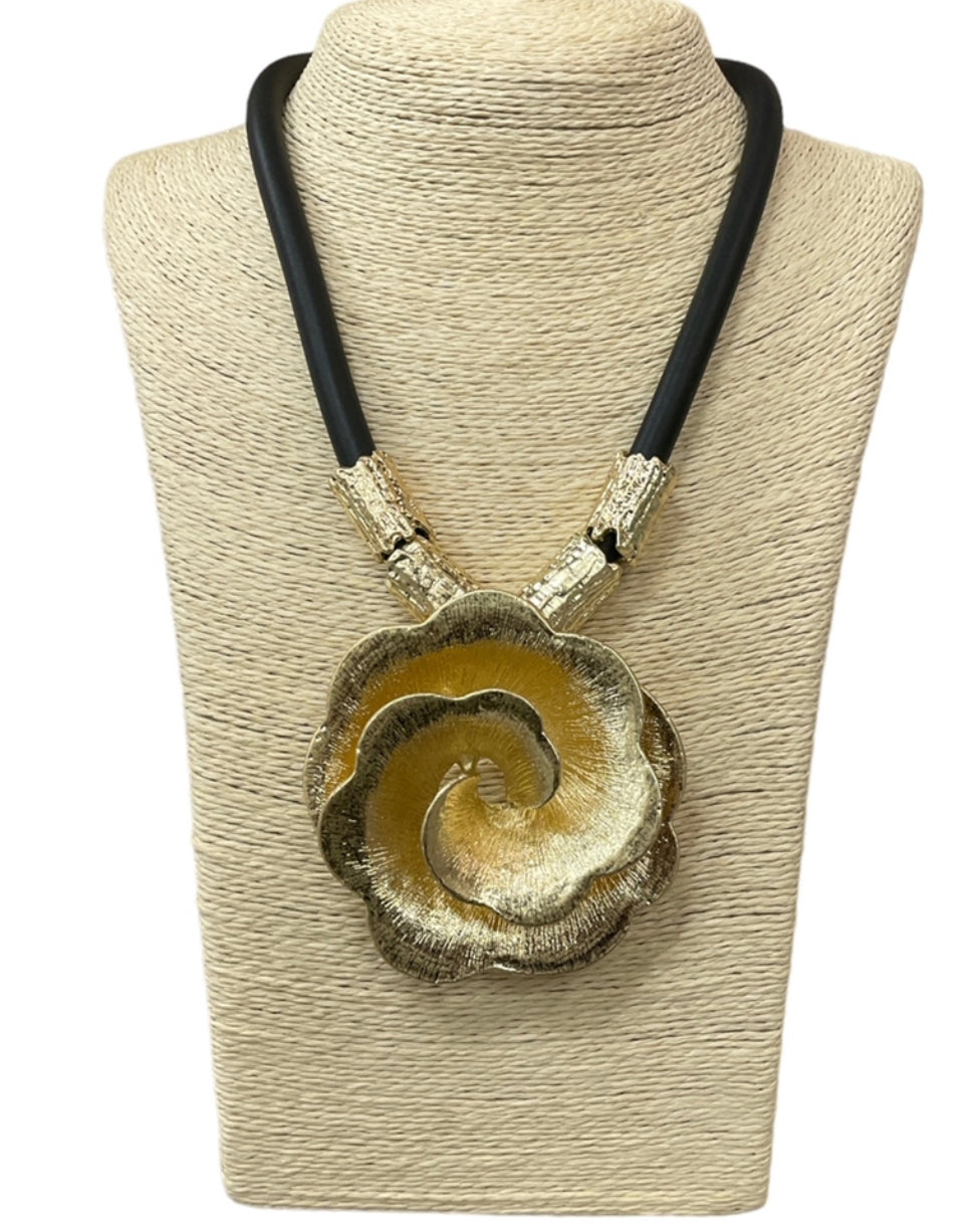 SILVER ROSE SILICONE CORD SHORT NECKLACE