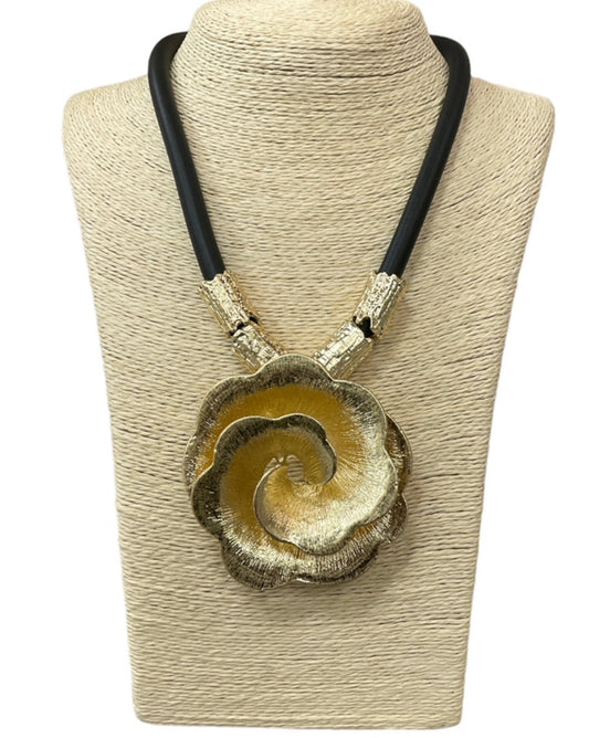 SILVER ROSE SILICONE CORD SHORT NECKLACE